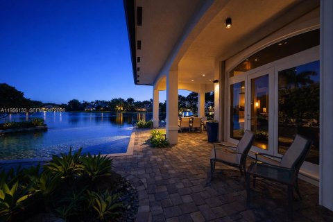 House in Davie, Florida 5 bedrooms, 394.56 sq.m. № 2010828 - photo 11