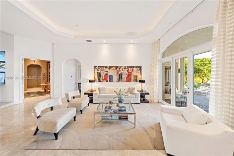 House in Davie, Florida 5 bedrooms, 394.56 sq.m. № 2010828 - photo 15