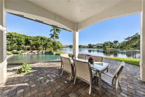 House in Davie, Florida 5 bedrooms, 394.56 sq.m. № 2010828 - photo 6