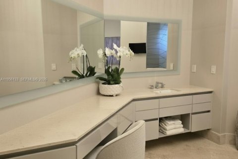 House in Davie, Florida 5 bedrooms, 394.56 sq.m. № 2010828 - photo 27