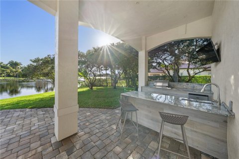 House in Davie, Florida 5 bedrooms, 394.56 sq.m. № 2010828 - photo 10