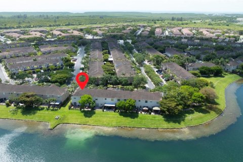 Купить таунхаус в Катлер-Бей, Флорида 4 спальни, 159.79м2, № 2048849 - фото 28