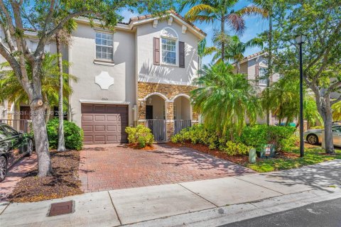 Купить таунхаус в Катлер-Бей, Флорида 4 спальни, 159.79м2, № 2048849 - фото 5