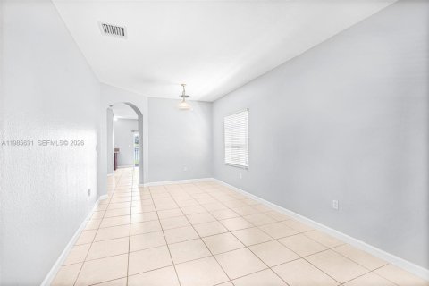 Купить таунхаус в Катлер-Бей, Флорида 4 спальни, 159.79м2, № 2048849 - фото 7