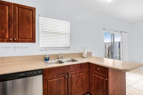 Купить таунхаус в Катлер-Бей, Флорида 4 спальни, 159.79м2, № 2048849 - фото 12