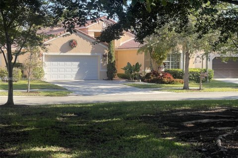 Villa ou maison à Weston, Floride 4 chambres, 214.51 m2 № 2351005