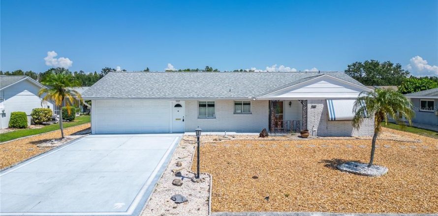 House in Sun City Center, Florida 3 bedrooms, 130.25 sq.m. № 1852777