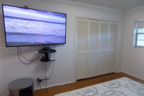 Condo in Pompano Beach, Florida, 2 bedrooms  № 1859952 - photo 8