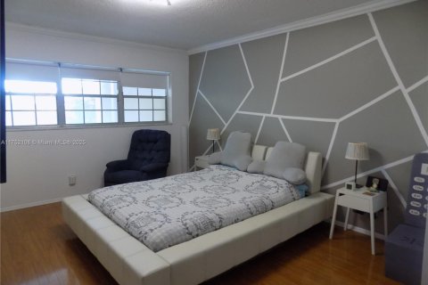 Condo in Pompano Beach, Florida, 2 bedrooms  № 1859952 - photo 7