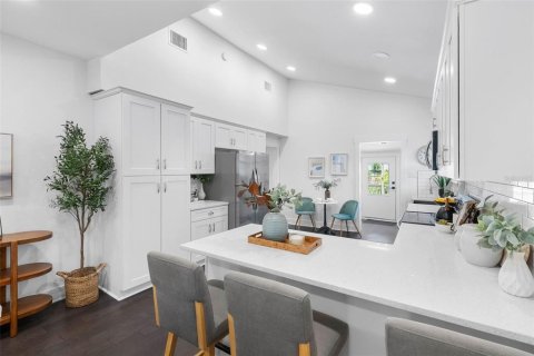 Casa en venta en Tampa, Florida, 3 dormitorios, 113.34 m2 № 2358767 - foto 10