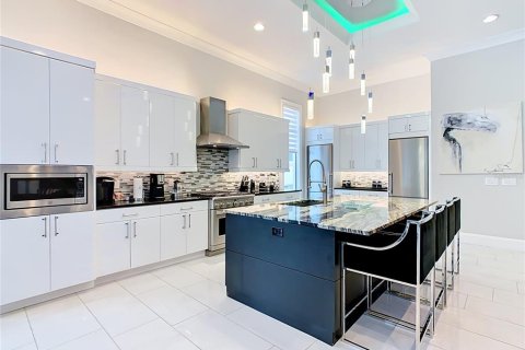 House in Four Corners, Florida 6 bedrooms, 494.7 sq.m. № 2150615 - photo 10