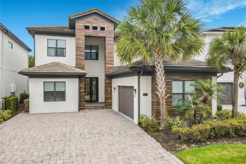House in Four Corners, Florida 6 bedrooms, 494.7 sq.m. № 2150615