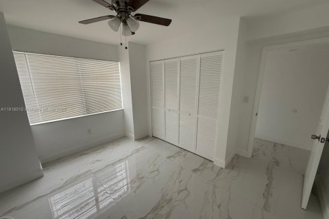 Touwnhouse à louer à Hialeah, Floride: 3 chambres, 90.49 m2 № 1971022 - photo 19