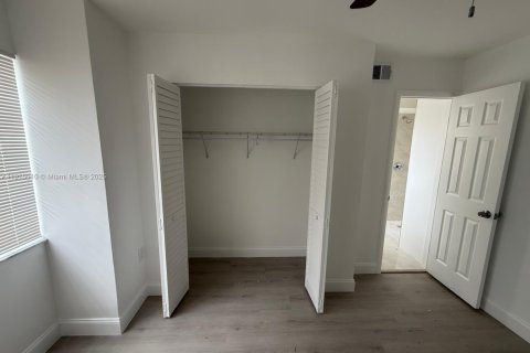 Touwnhouse à louer à Hialeah, Floride: 3 chambres, 90.49 m2 № 1971022 - photo 4