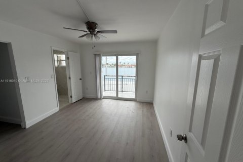 Touwnhouse à louer à Hialeah, Floride: 3 chambres, 90.49 m2 № 1971022 - photo 11