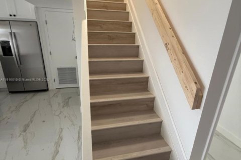 Touwnhouse à louer à Hialeah, Floride: 3 chambres, 90.49 m2 № 1971022 - photo 13