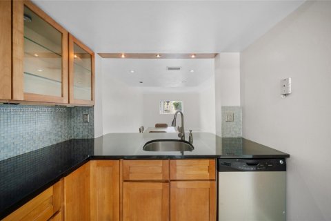 Купить кондоминиум в Майами, Флорида 3 спальни, 123.1м2, № 1931308 - фото 28