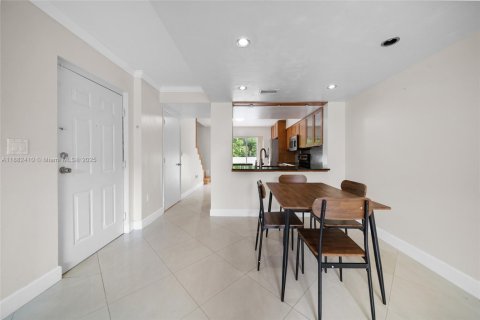 Купить кондоминиум в Майами, Флорида 3 спальни, 123.1м2, № 1931308 - фото 24