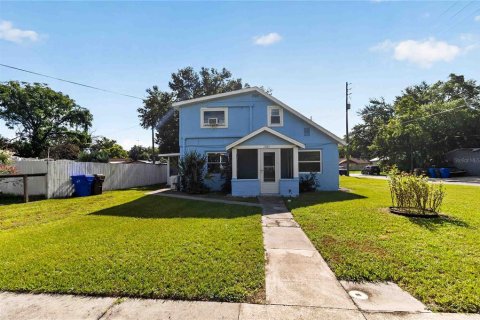 Casa en Kissimmee, Florida 5 dormitorios, 135.92 m2 № 2302514
