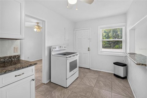 Villa ou maison à vendre à Kissimmee, Floride: 5 chambres, 135.92 m2 № 2302514 - photo 5