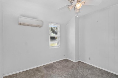 Villa ou maison à vendre à Kissimmee, Floride: 5 chambres, 135.92 m2 № 2302514 - photo 9