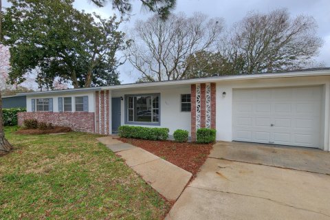 House in Mary Esther, Florida 3 bedrooms, 130.16 sq.m. № 564494 - photo 1