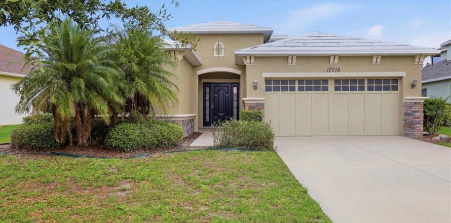 House in Bradenton, Florida 3 bedrooms, 176.14 sq.m. № 2229843