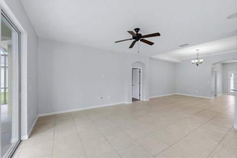 House in Bradenton, Florida 3 bedrooms, 176.14 sq.m. № 2229843 - photo 10