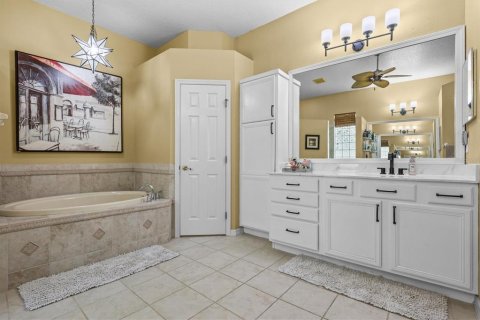 Casa en venta en Tampa, Florida, 4 dormitorios, 303.23 m2 № 2103475 - foto 24