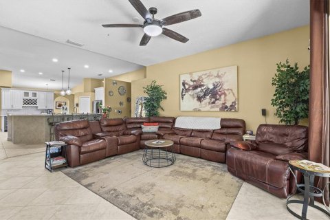 Casa en venta en Tampa, Florida, 4 dormitorios, 303.23 m2 № 2103475 - foto 19