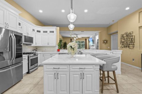 Casa en venta en Tampa, Florida, 4 dormitorios, 303.23 m2 № 2103475 - foto 12