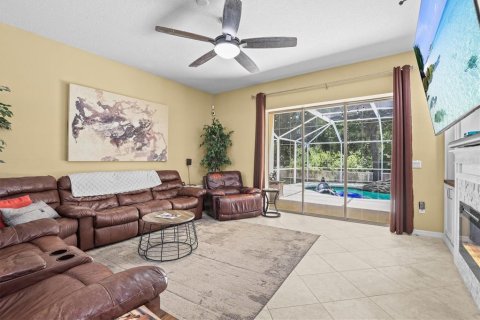 Casa en venta en Tampa, Florida, 4 dormitorios, 303.23 m2 № 2103475 - foto 18