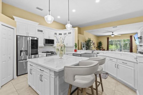 Casa en venta en Tampa, Florida, 4 dormitorios, 303.23 m2 № 2103475 - foto 9