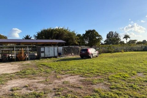 Коммерческая недвижимость в Майами, Флорида № 2067778