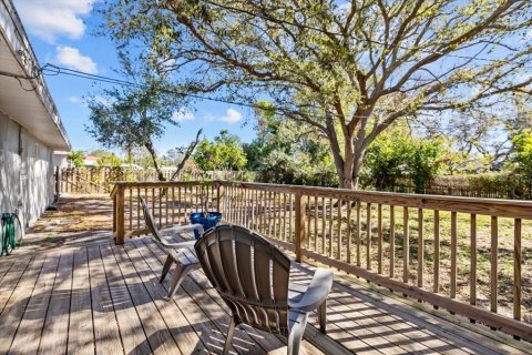 House in Clearwater, Florida 4 bedrooms, 141.03 sq.m. № 1583215 - photo 18