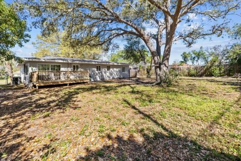 House in Clearwater, Florida 4 bedrooms, 141.03 sq.m. № 1583215 - photo 15