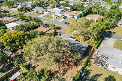 House in Clearwater, Florida 4 bedrooms, 141.03 sq.m. № 1583215 - photo 19