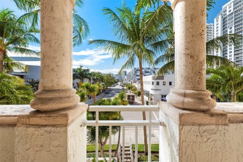 Купить кондоминиум в Майами-Бич, Флорида 3 спальни, 245.26м2, № 2011540 - фото 16