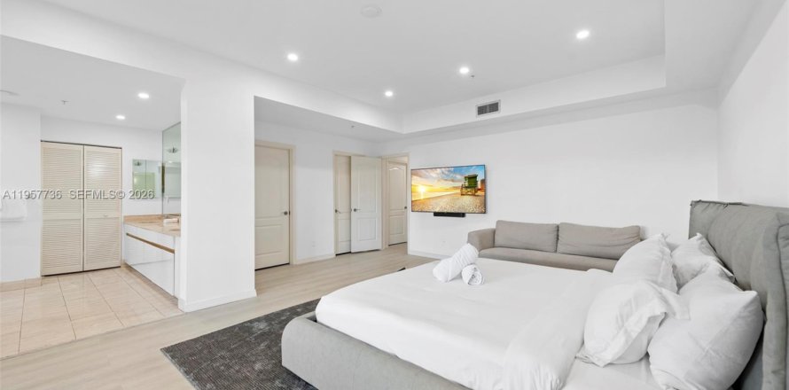 Кондоминиум с 3 спальнями в Майами-Бич, Флорида № 2011540