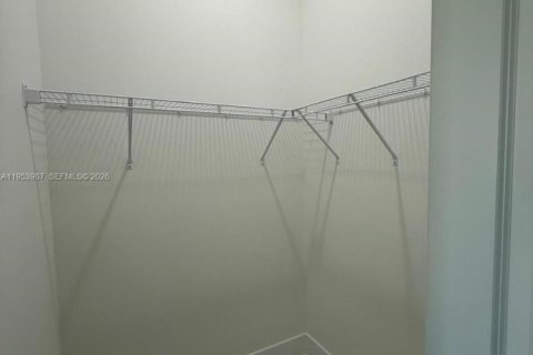 House in Lehigh Acres, Florida 4 bedrooms № 2008052 - photo 22