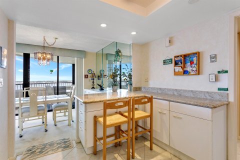 Condo in Riviera Beach, Florida, 2 bedrooms  № 2176407 - photo 22
