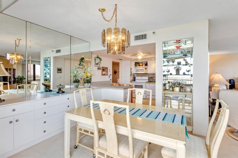 Condo in Riviera Beach, Florida, 2 bedrooms  № 2176407 - photo 29