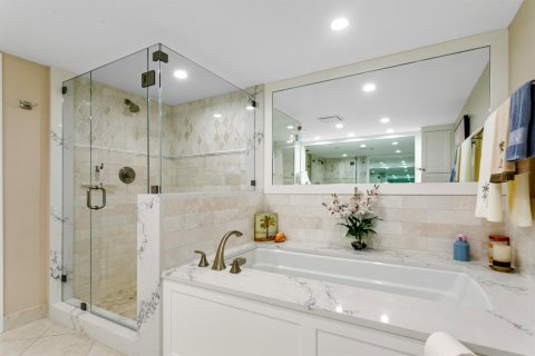 Condo in Riviera Beach, Florida, 2 bedrooms  № 2176407 - photo 13