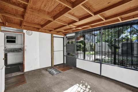 Villa ou maison à vendre à North Miami Beach, Floride: 3 chambres, 153.85 m2 № 1999139 - photo 17