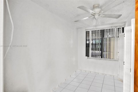 Villa ou maison à vendre à North Miami Beach, Floride: 3 chambres, 153.85 m2 № 1999139 - photo 6