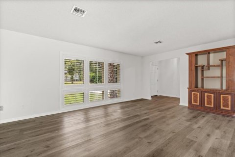 Casa en venta en Longwood, Florida, 4 dormitorios, 210.42 m2 № 1792333 - foto 9