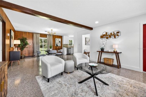 House in Thonotosassa, Florida 3 bedrooms, 118.54 sq.m. № 1880856 - photo 6