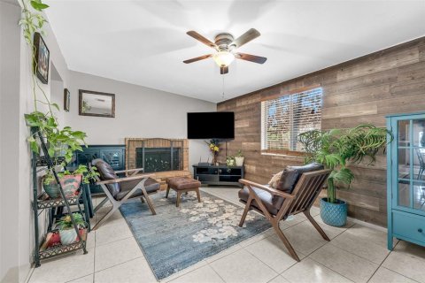 Casa en venta en Orlando, Florida, 4 dormitorios, 158.31 m2 № 2095944 - foto 9