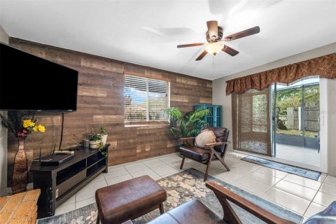 Casa en venta en Orlando, Florida, 4 dormitorios, 158.31 m2 № 2095944 - foto 10