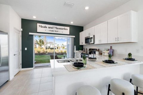 Townhouse in Parrish, Florida 2 bedrooms, 111.95 sq.m. № 1747547 - photo 5